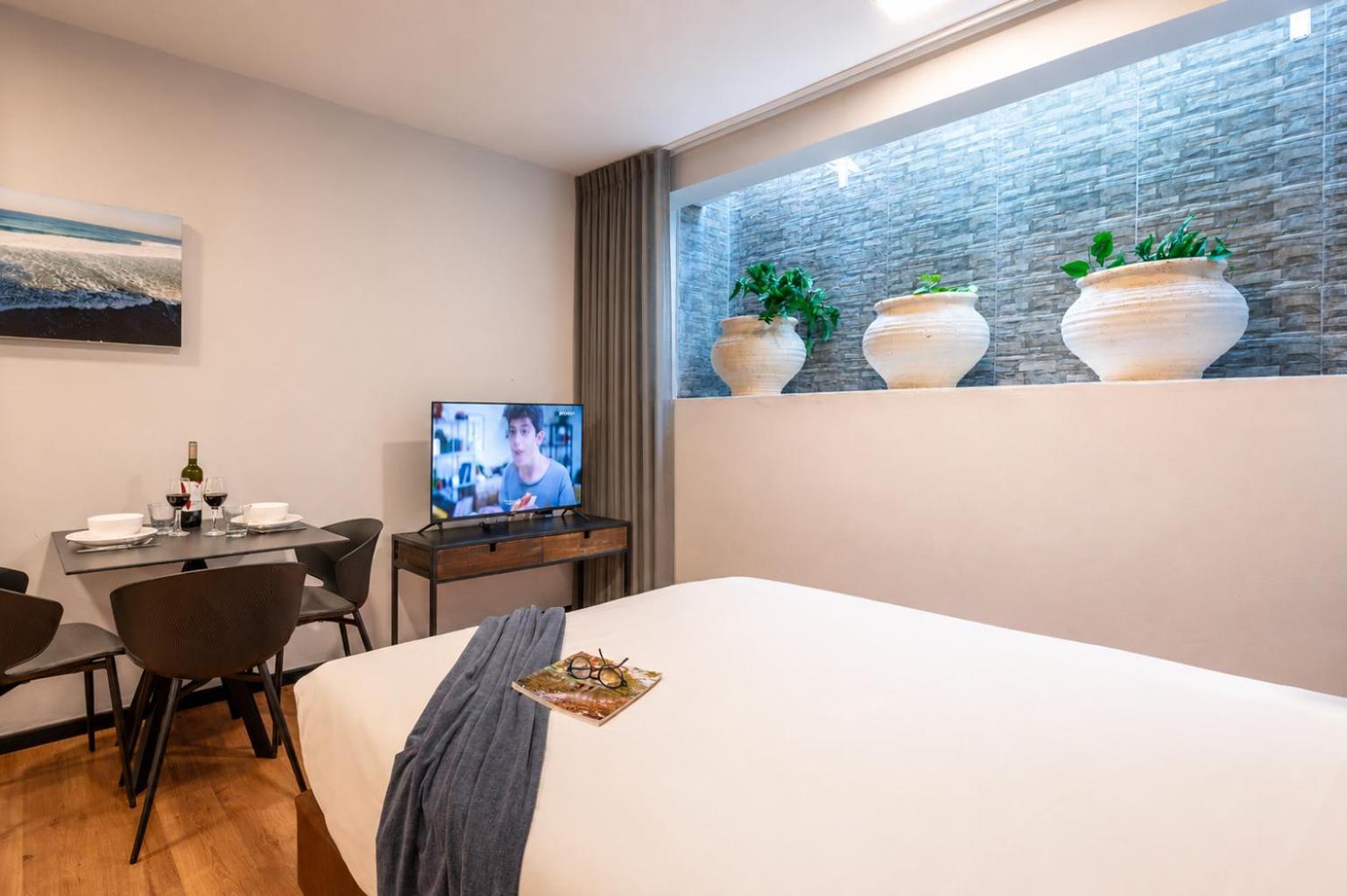 Studio Basement Double Bed