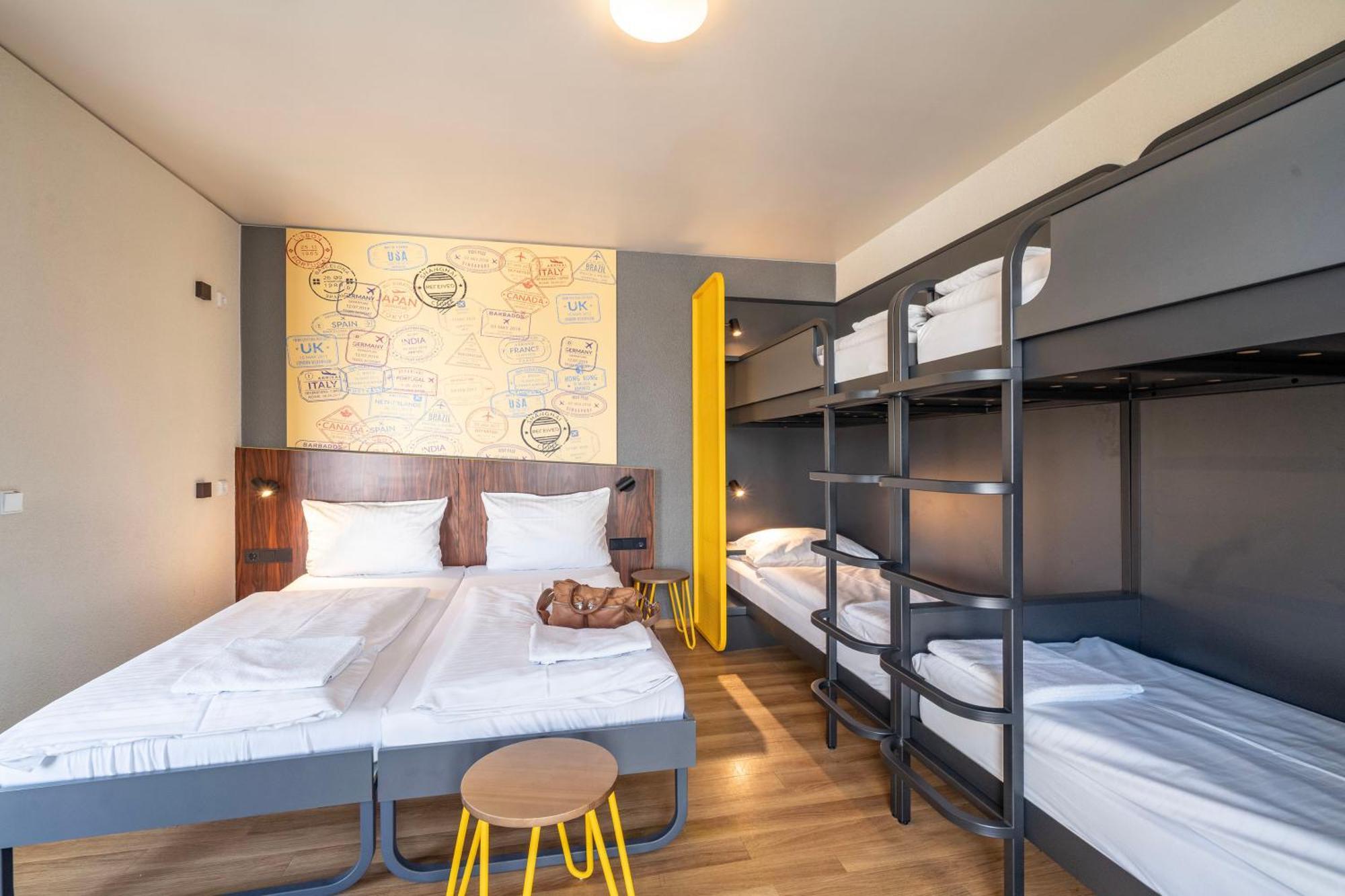 Bed 6-Bed Female Dormitory Room