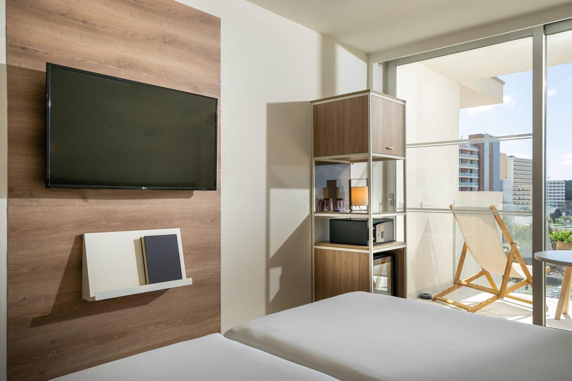 The INNSIDE Room