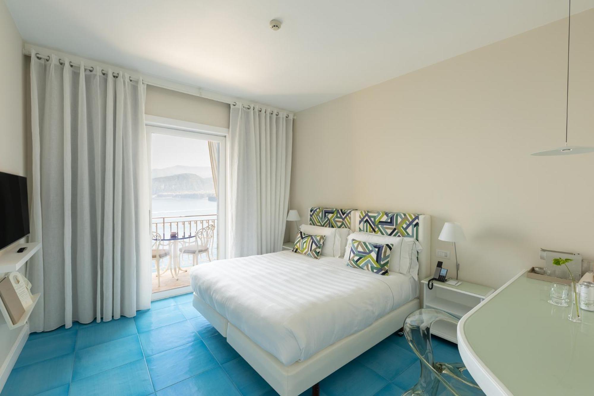 Classic Double Room Balcony Sea View