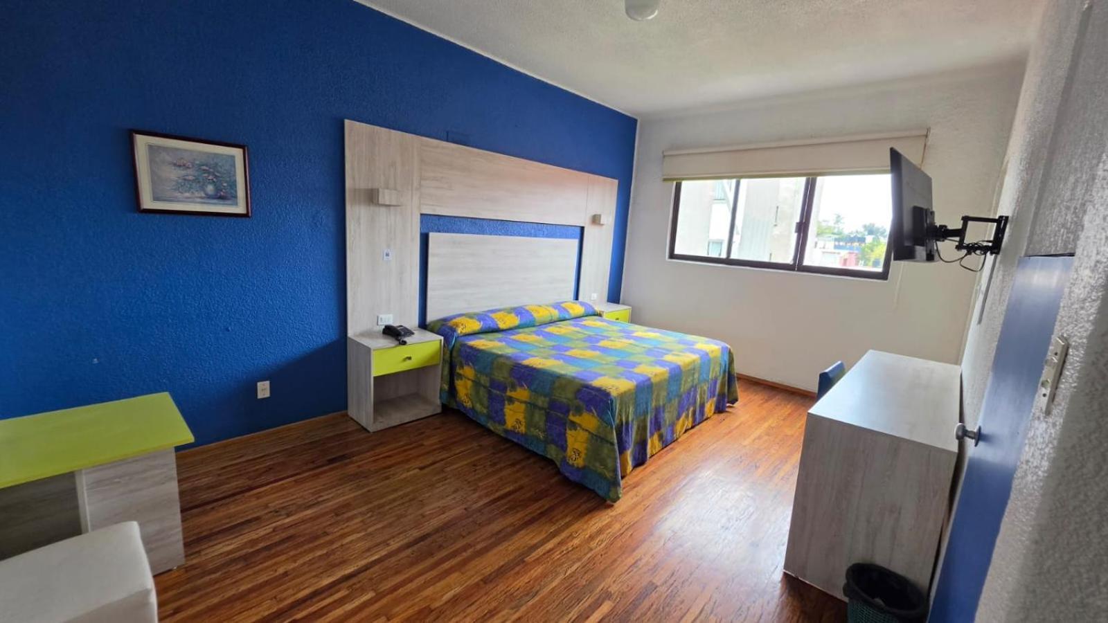 Deluxe King Suite