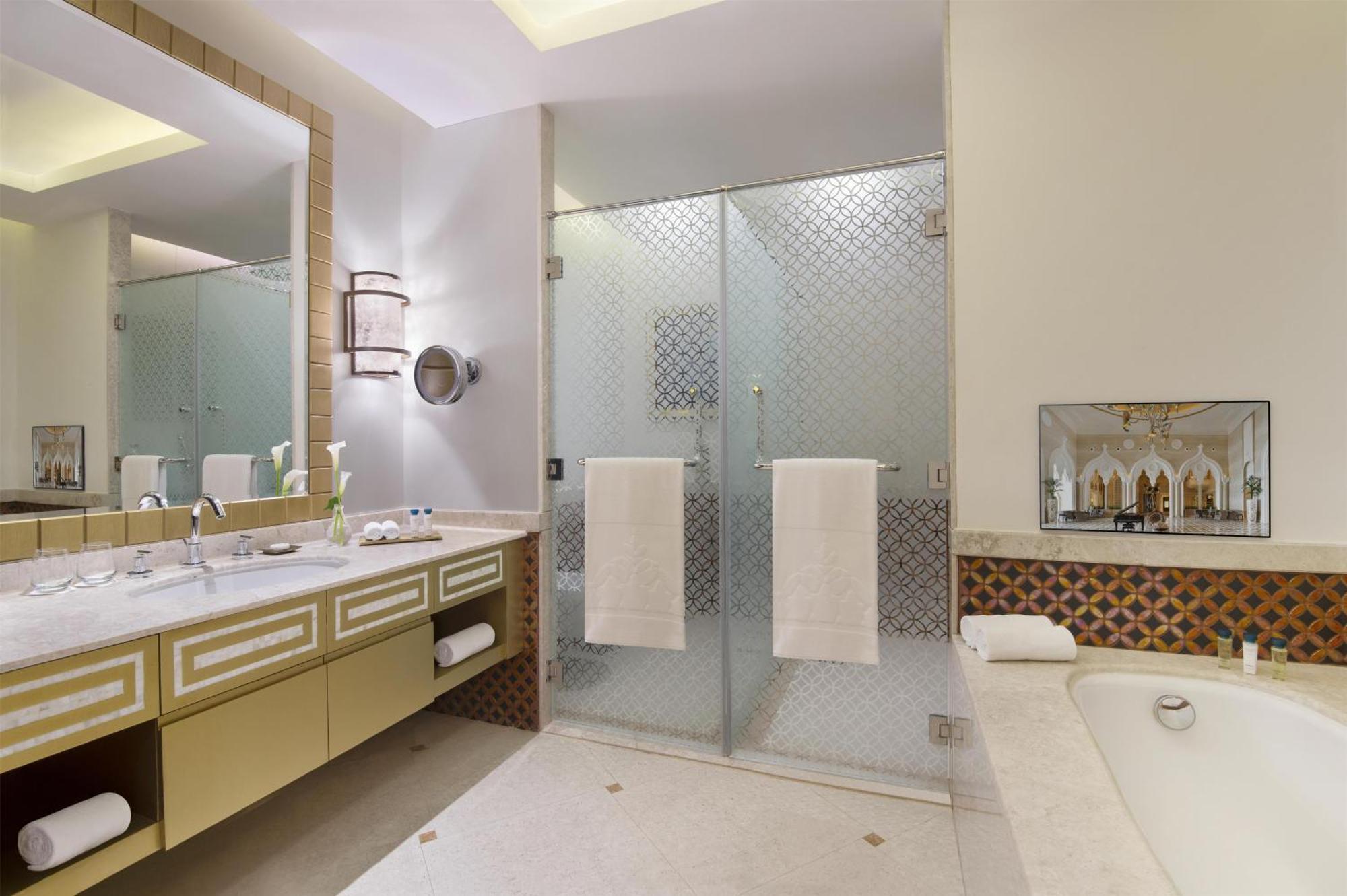 Deluxe Pearl View Room Twin