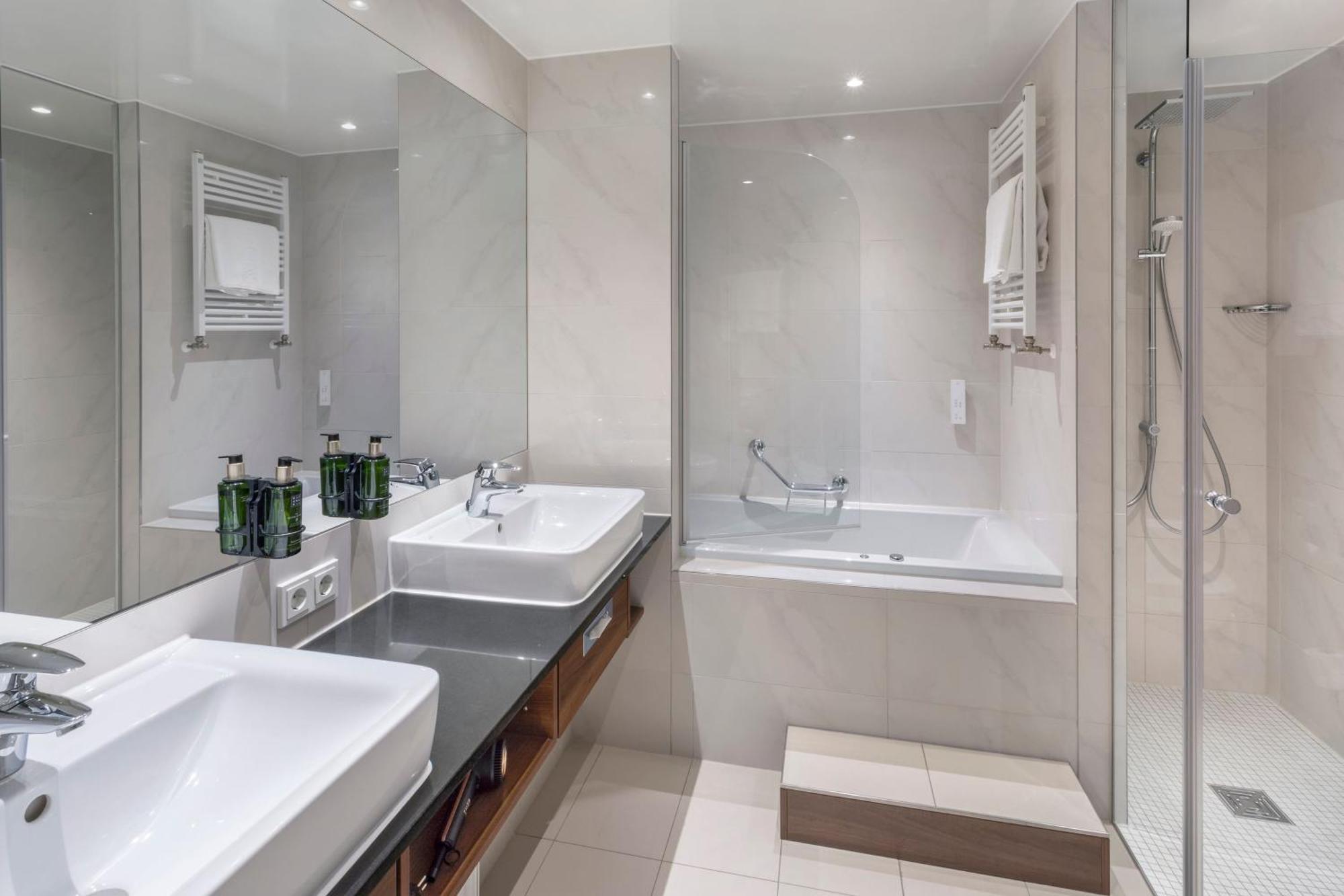 The Level Grand Suite Executive Lounge Access