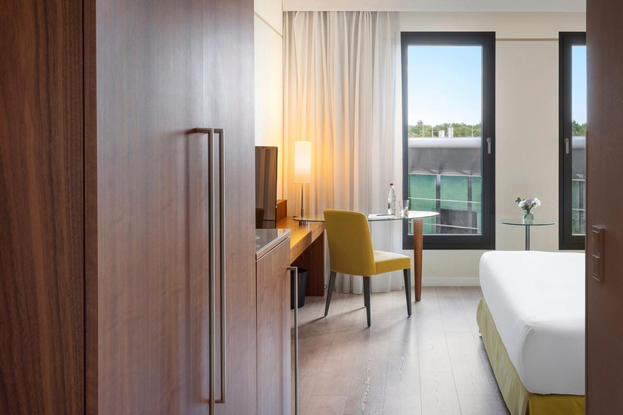 The Level Room Executive Lounge Access