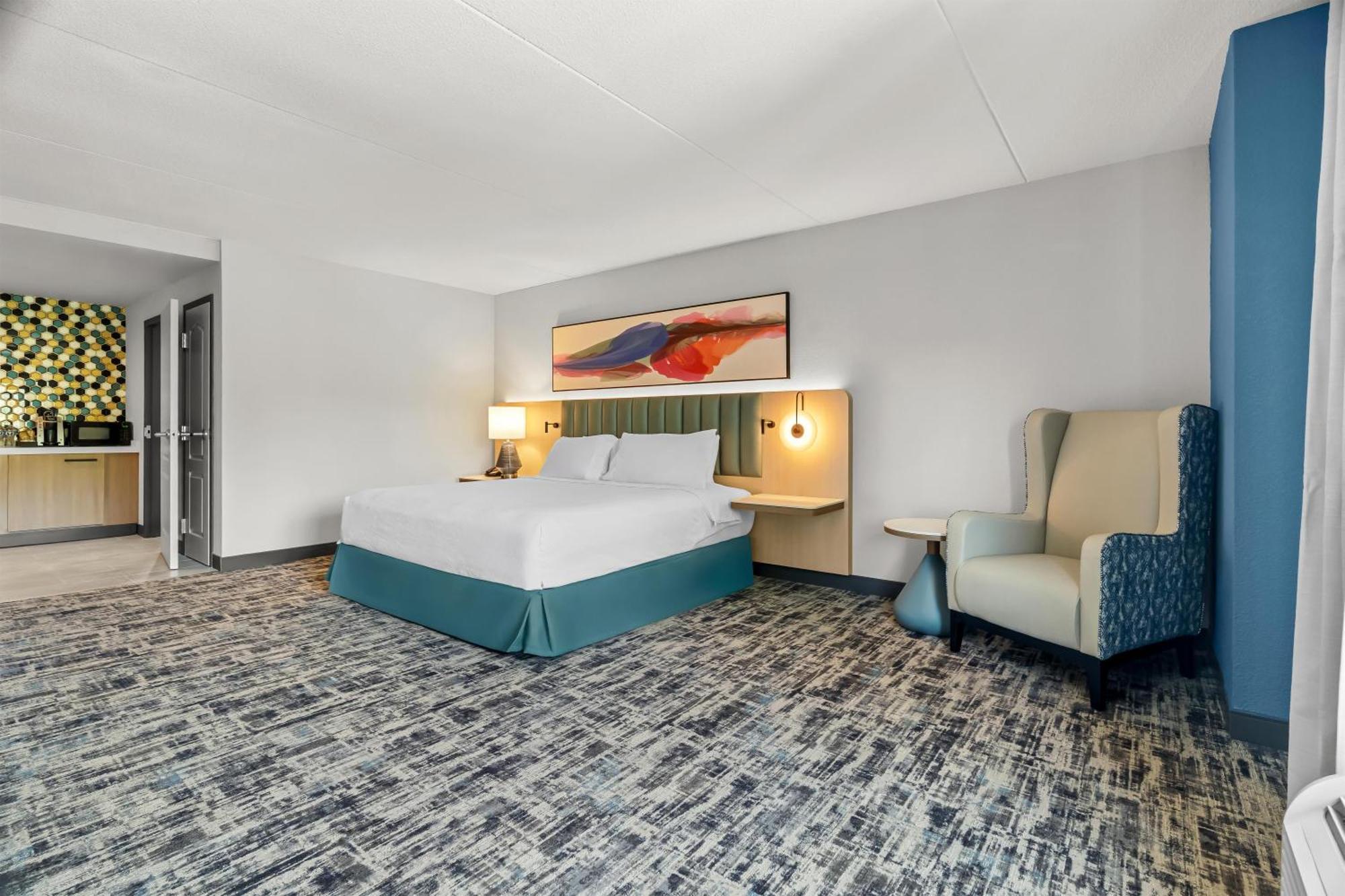 King Room Tub Mobility Hearing Access