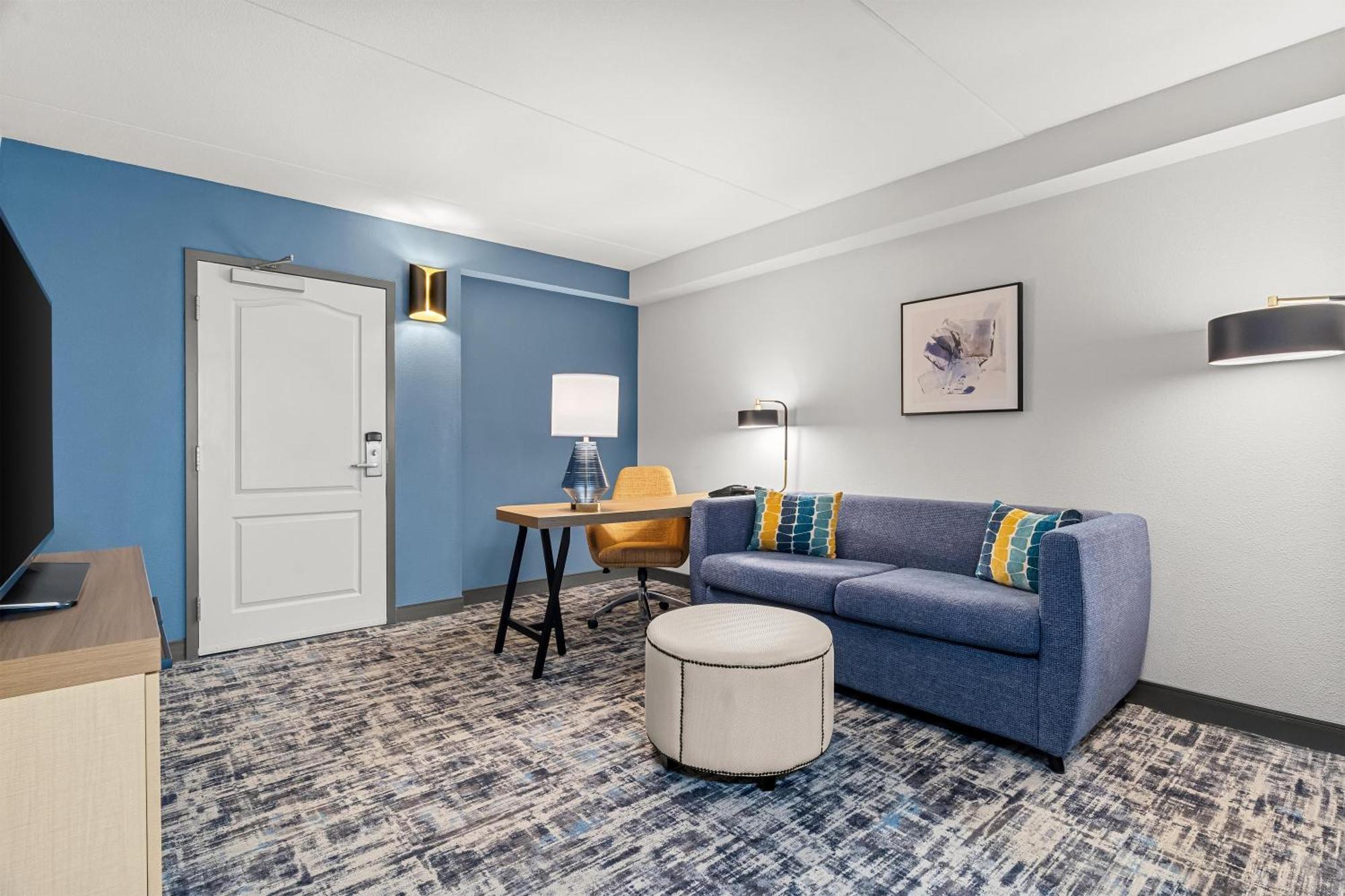 One-Bedroom King Suite Sofa Bed