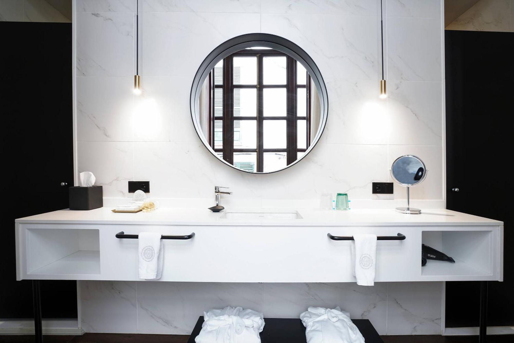 Singular Junior Suite