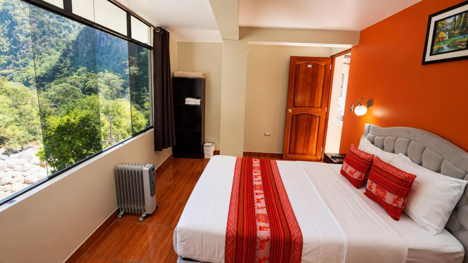 Standard Queen Room