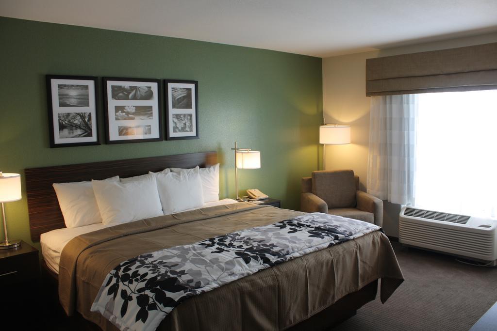 Queen Room Two Queen Beds Non-Smoking