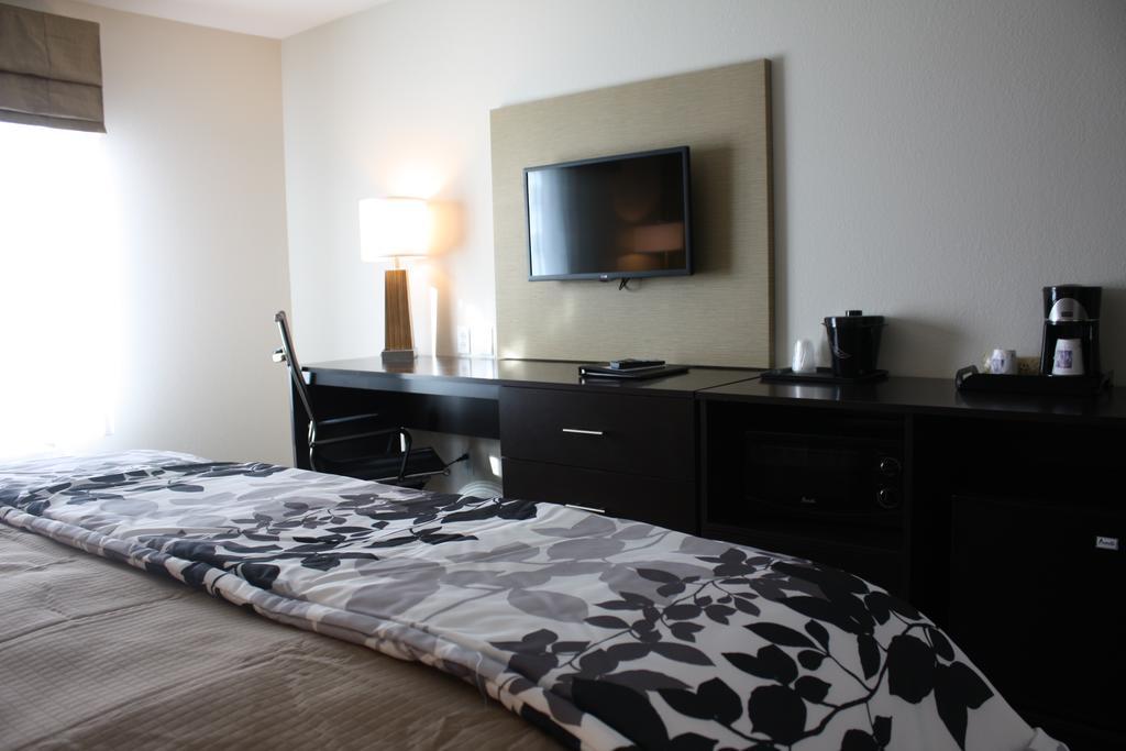 Queen Room Two Queen Beds Non-Smoking