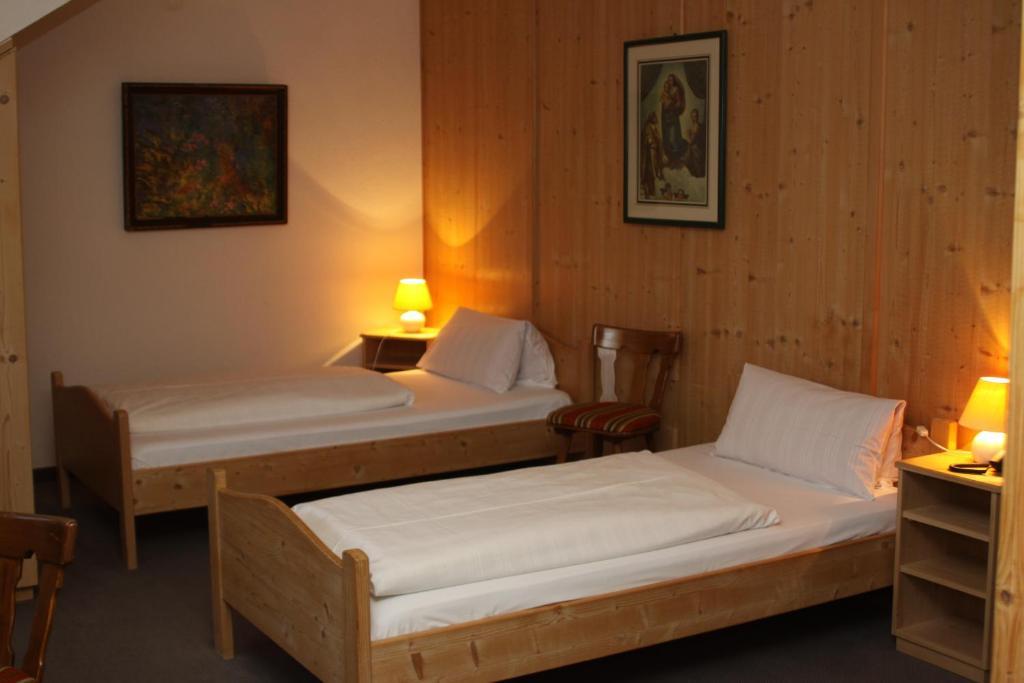 Standard Double Room,56793748:JPEG
