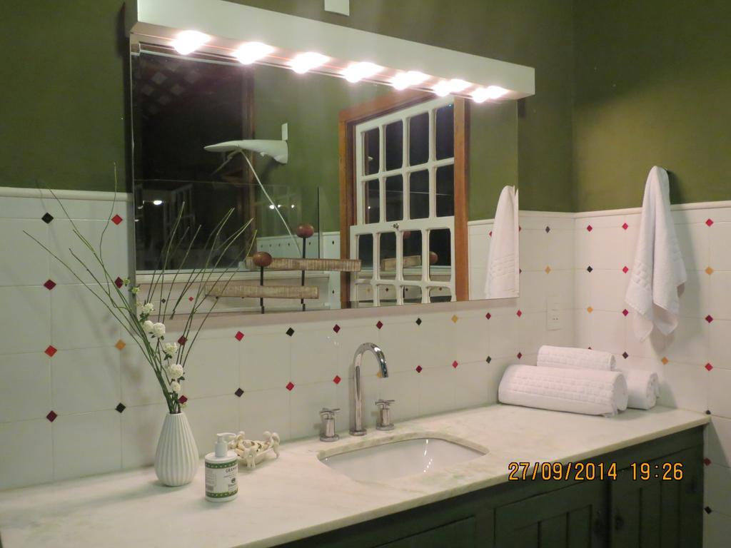 Superior King Room Bath