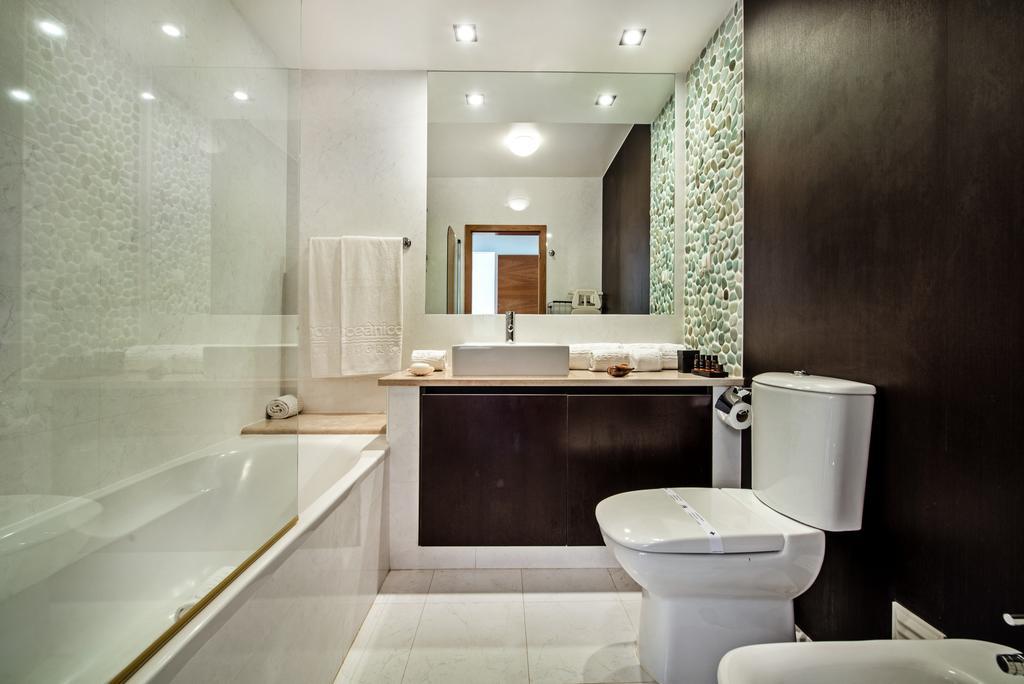 One-Bedroom Apartment Pool Side