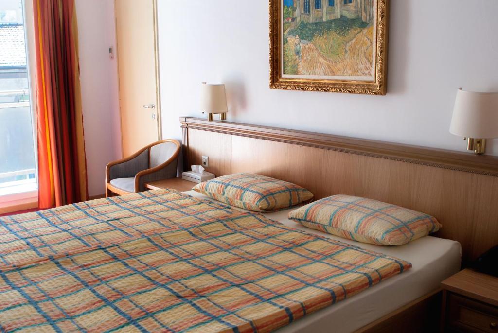 Deluxe Double Room with Balcony,28014323:JPEG