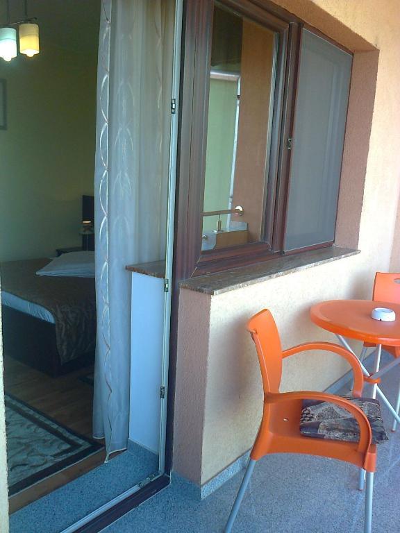 Double Room,933925705:JPEG
