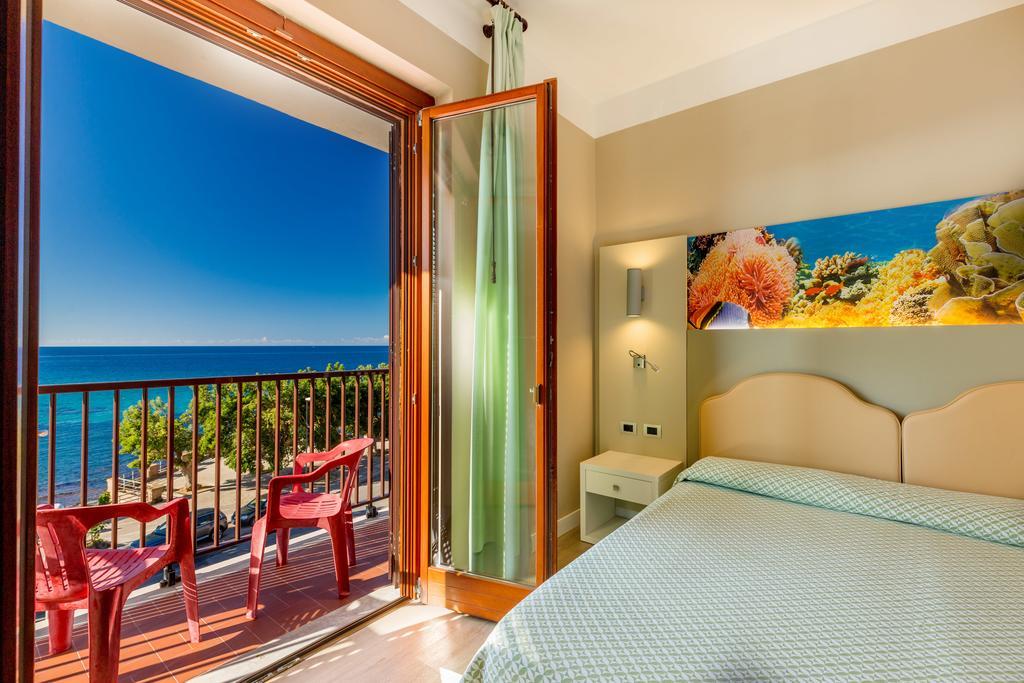 Superior Double or Twin Room Sea View