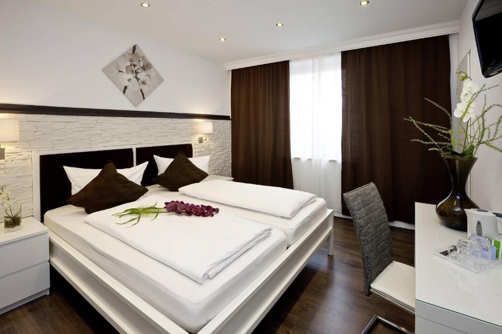 Classic Double Room,1580550273:JPEG