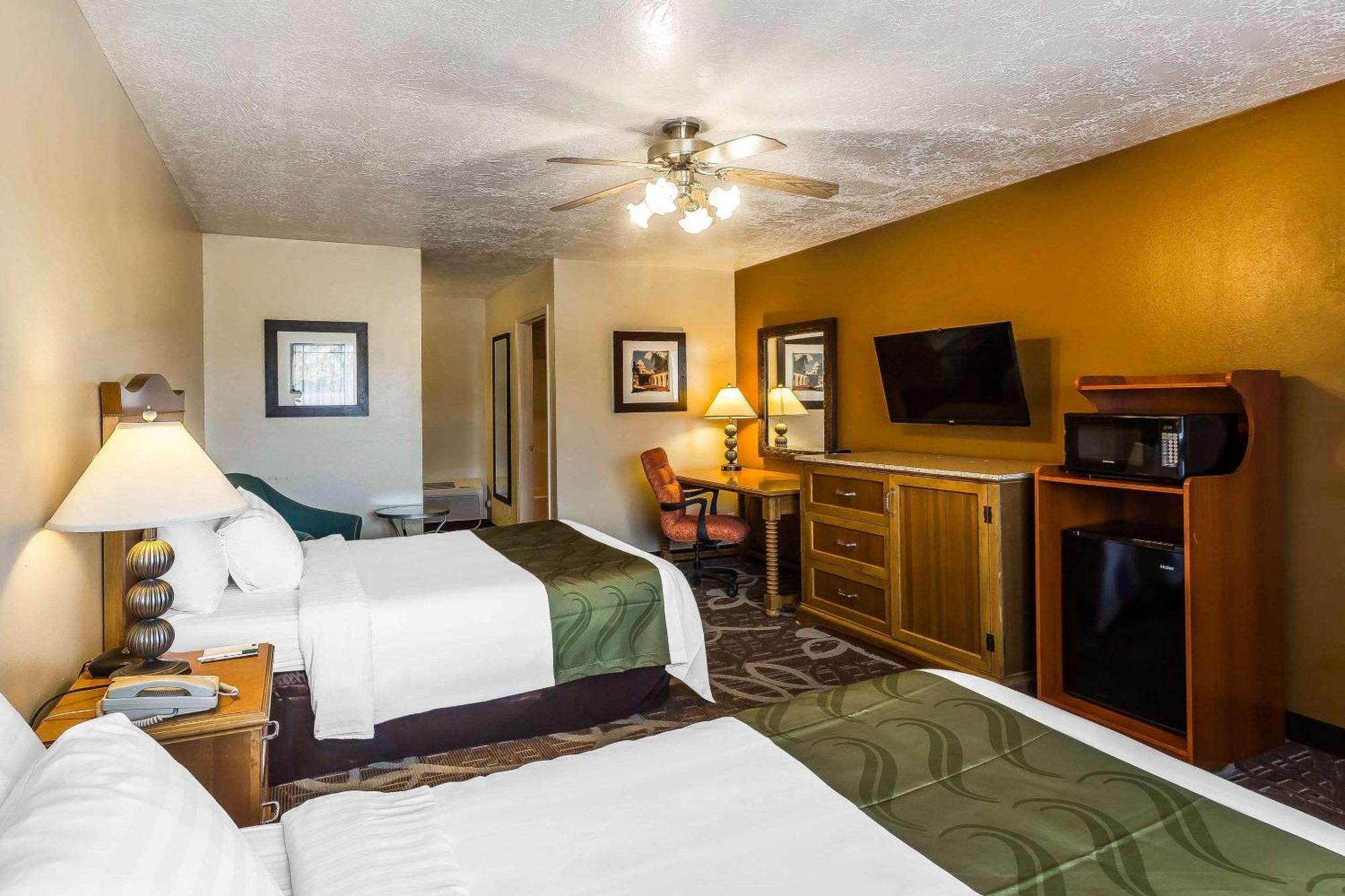 Double Room with Two Double Beds - Accessible/Non-Smoking,391484996:JPEG