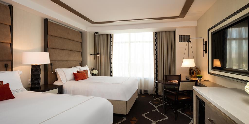 Deluxe Double Queen Room