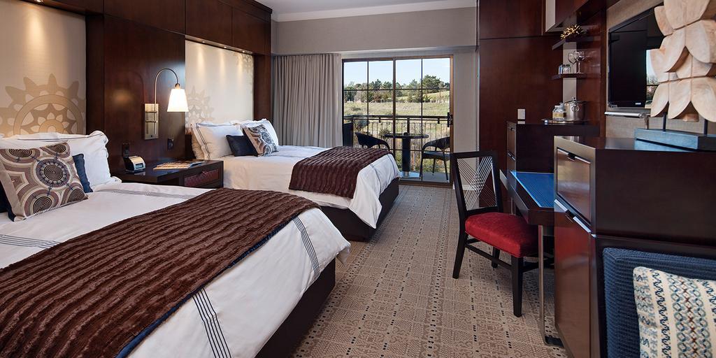 Deluxe Double Queen Room