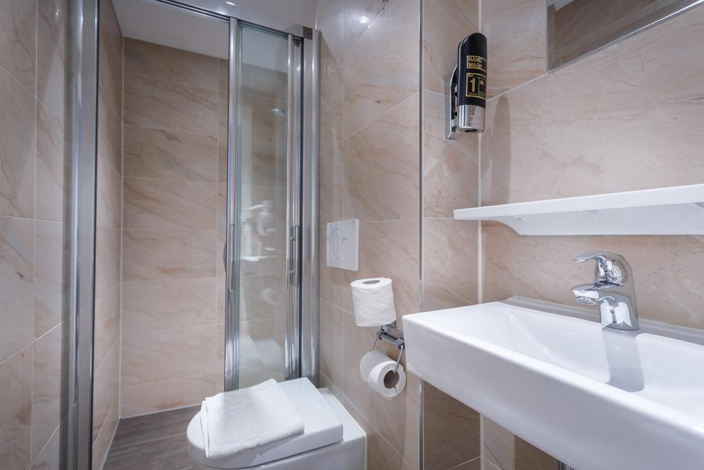 Single Room with Private Bathroom,1676728876:JPEG