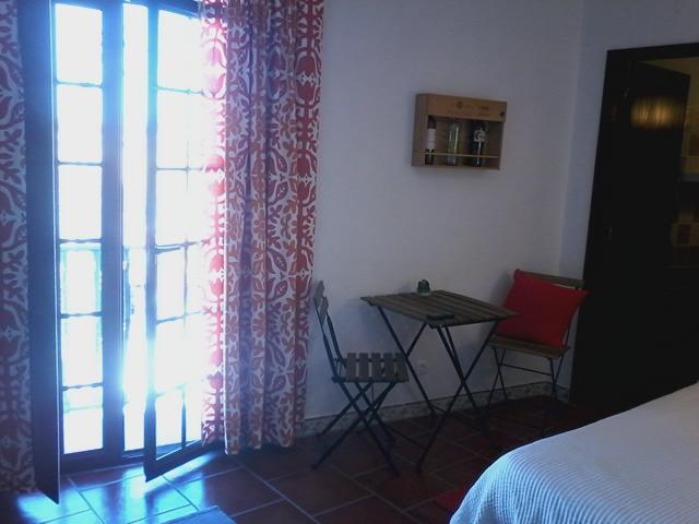 Classic Single Room with Shower,463462509:JPEG