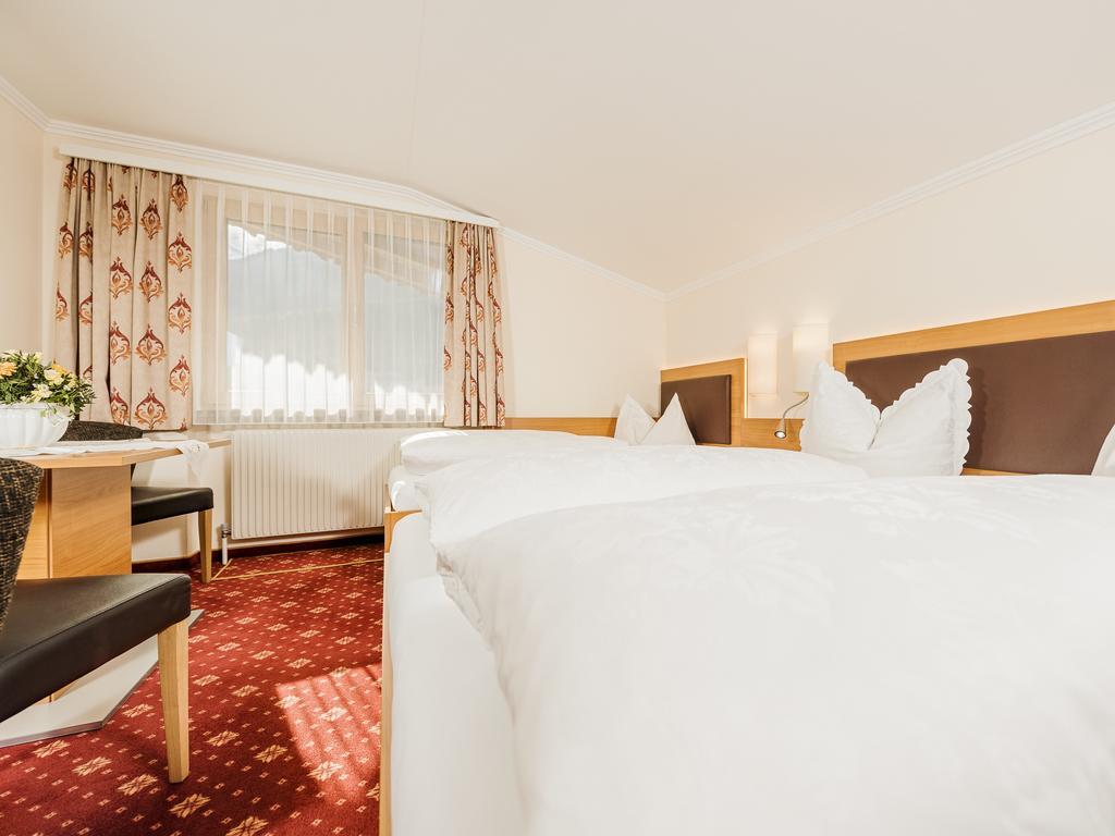 Triple Room,464469147:JPEG