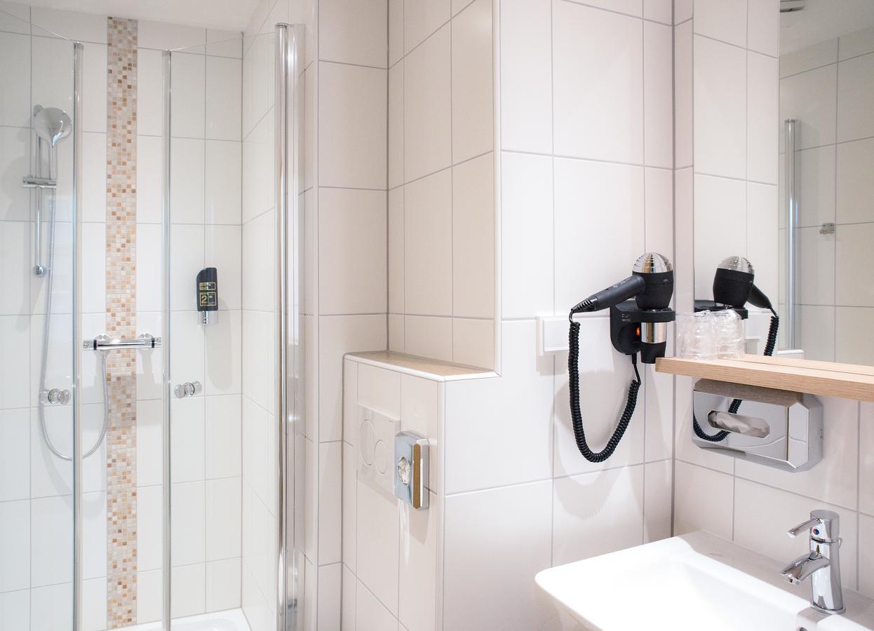 Twin Room Bathroom