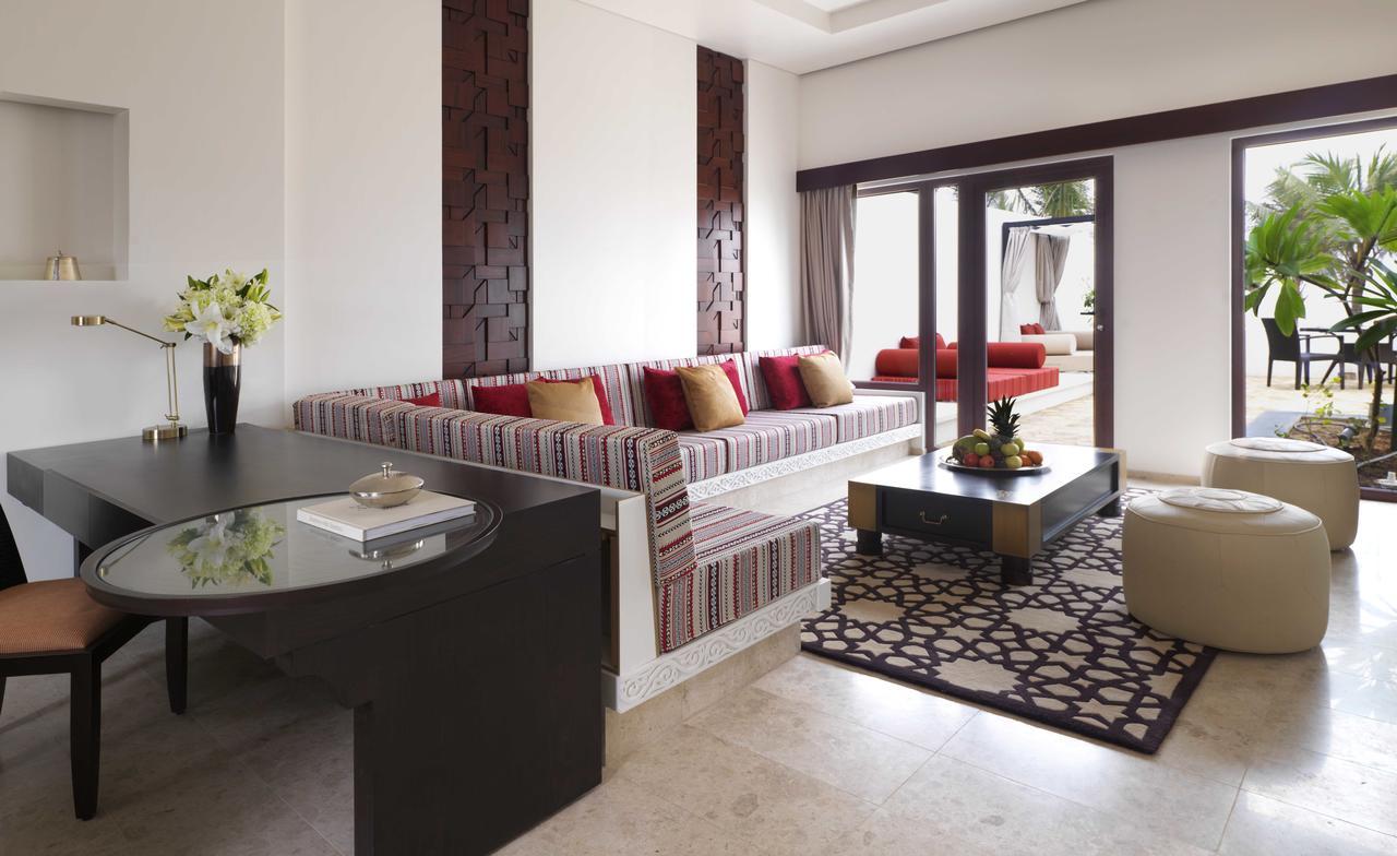 Villa de 1 dormitorio con piscina junto a la playa