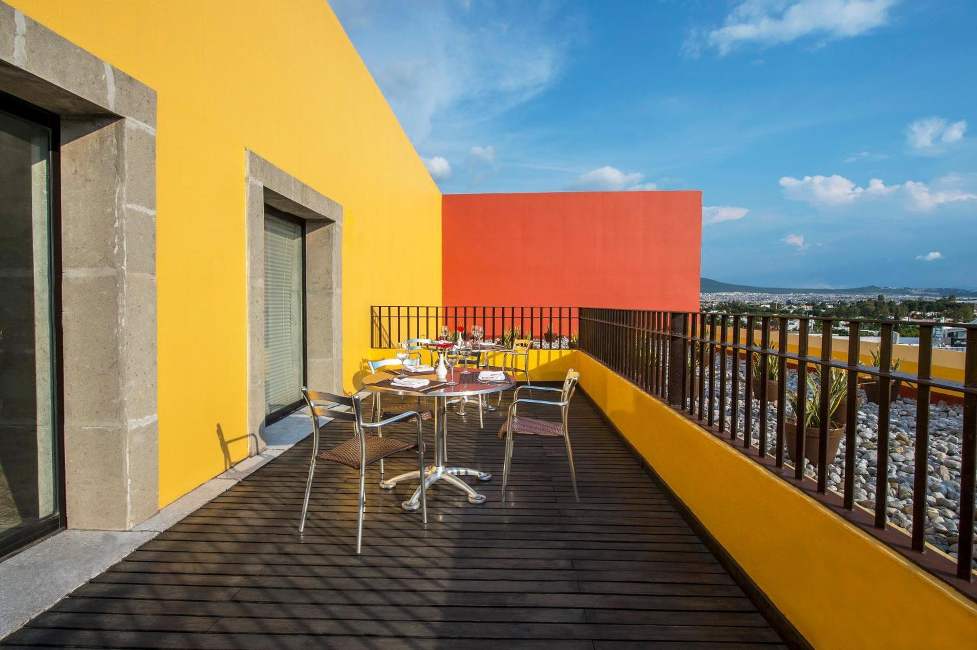 Club King Room,1273666306:JPEG