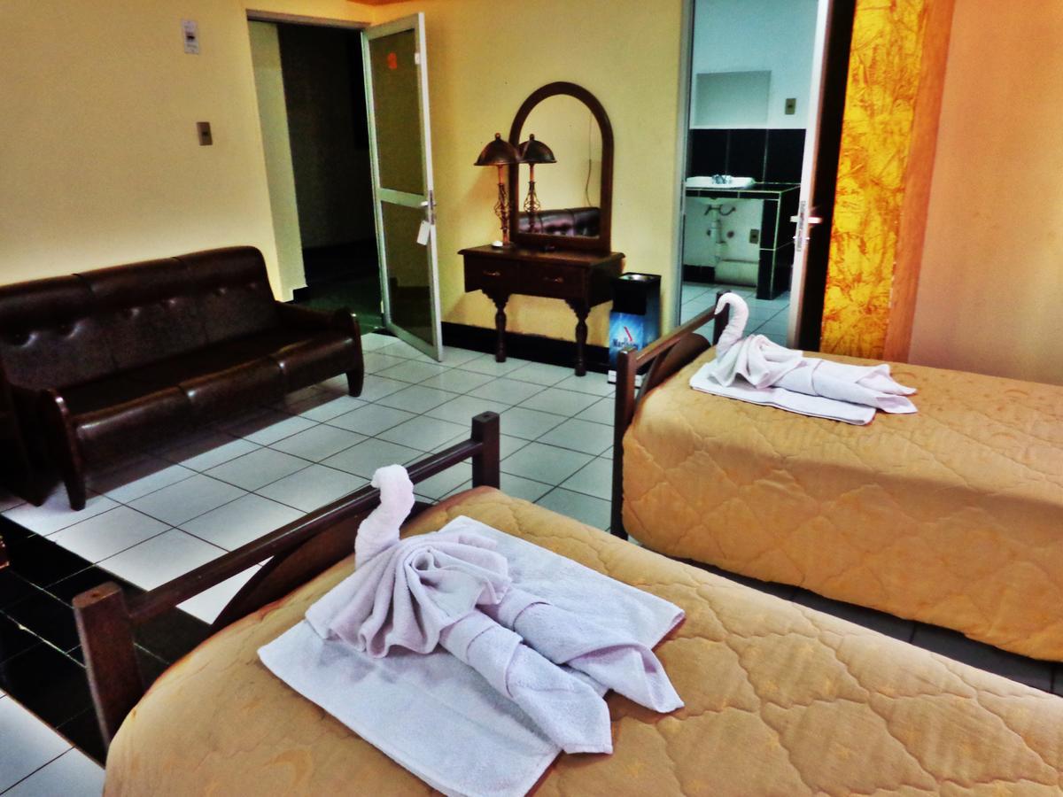 Family Room with Private Bathroom,572098935:JPEG