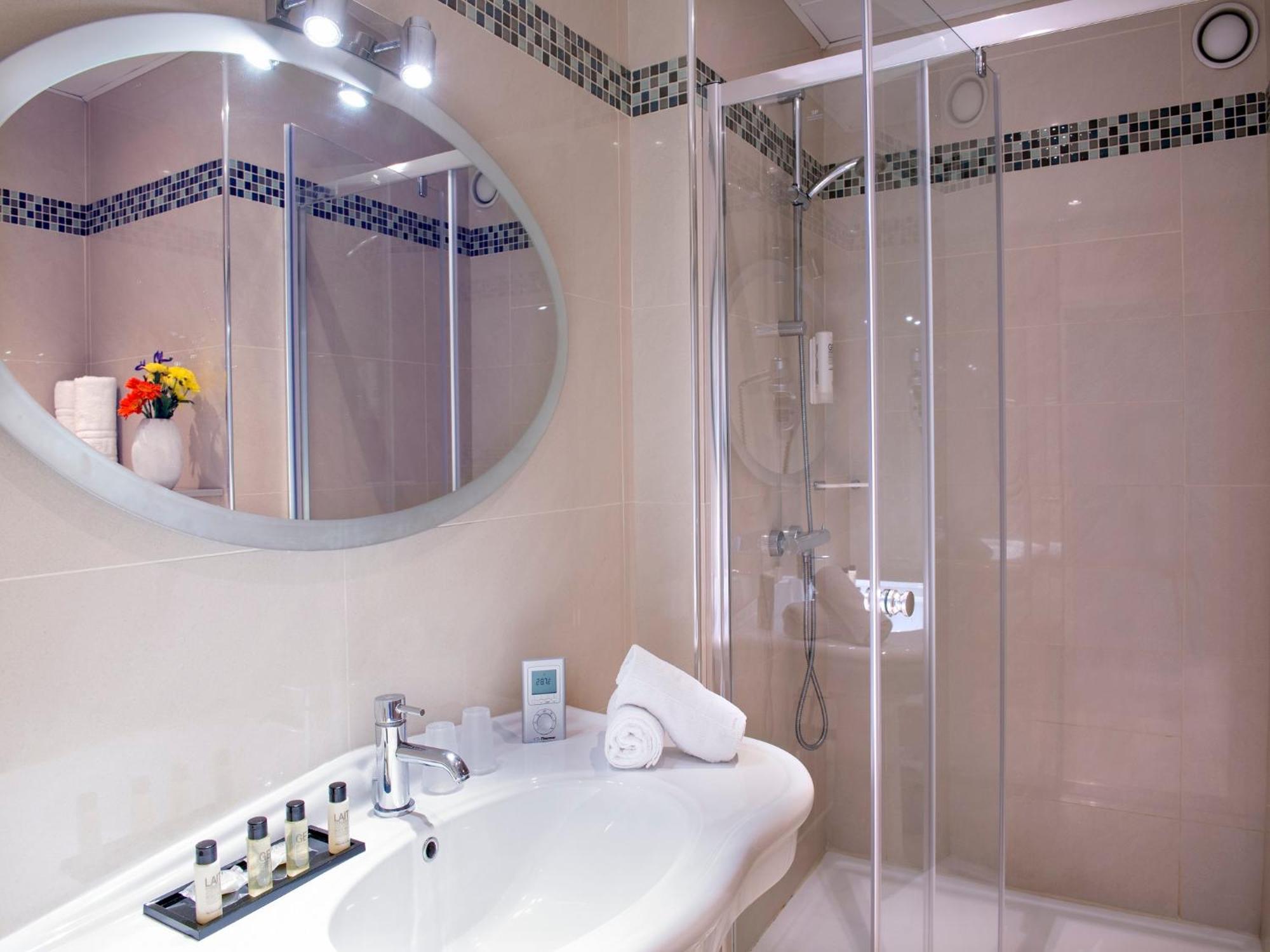 Double or Twin Room Sea View