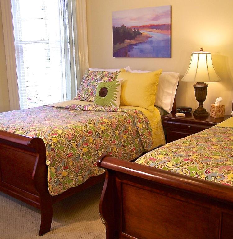 Double Room with Two Double Beds,62998150:JPEG