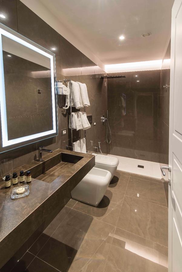 Suite Double Queen Bed