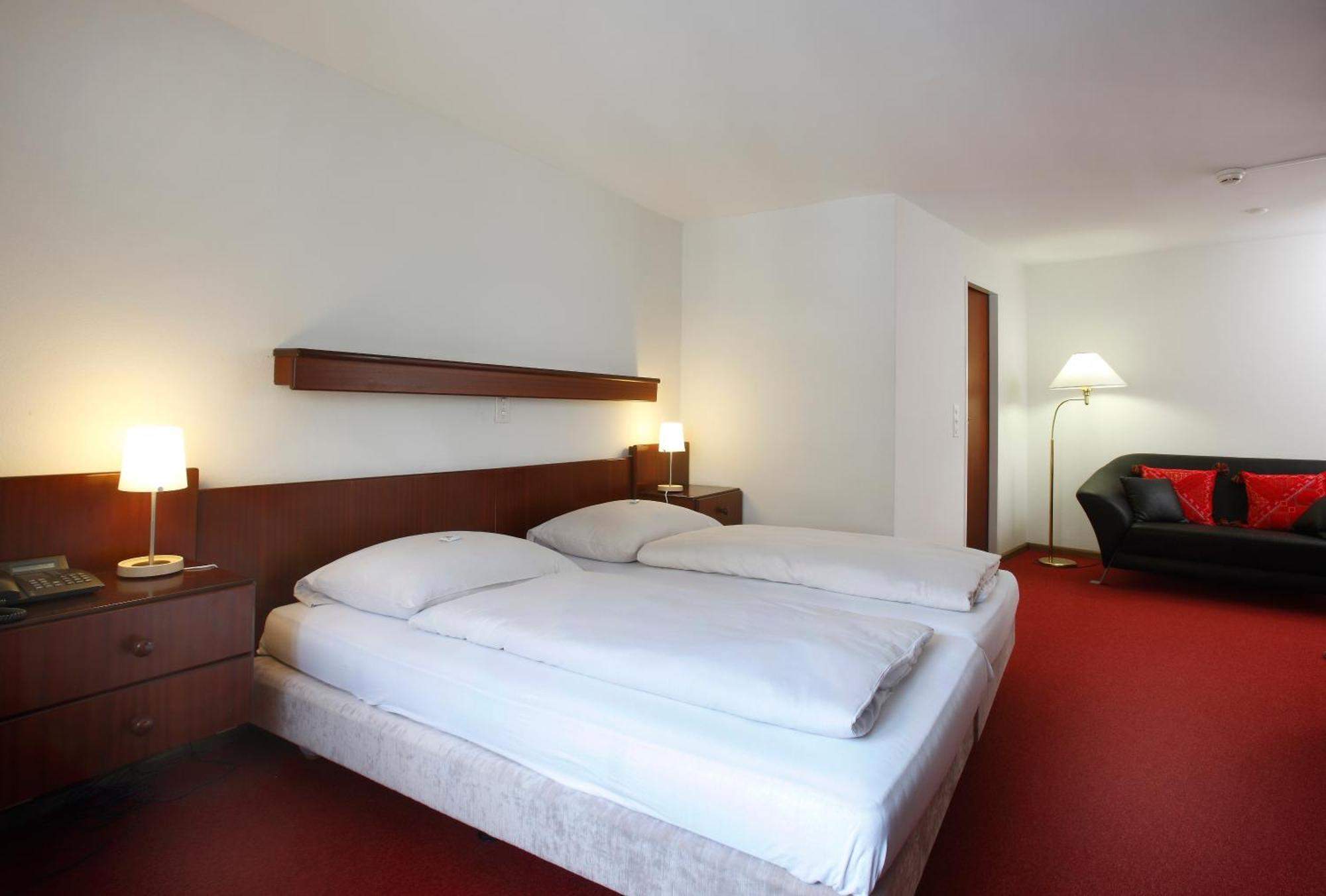 Doppel- oder Zweibettzimmer