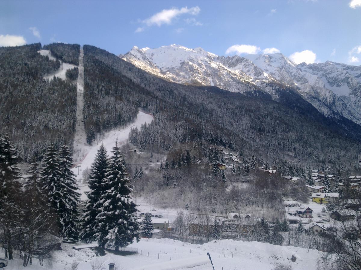 Camera Familiare con Vista Montagna