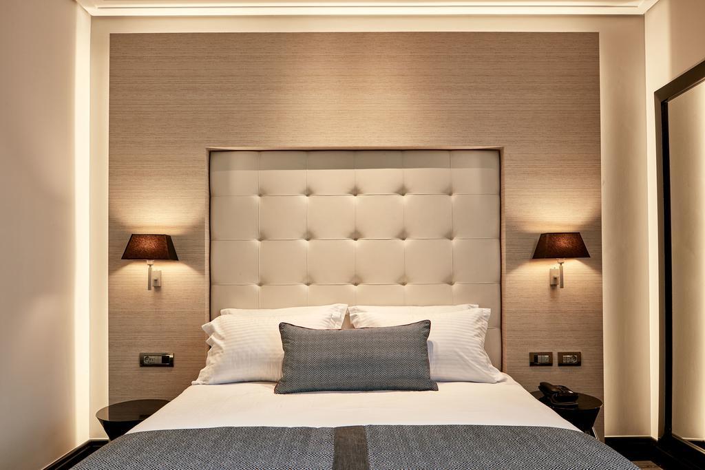 Junior Suite Courtyard View