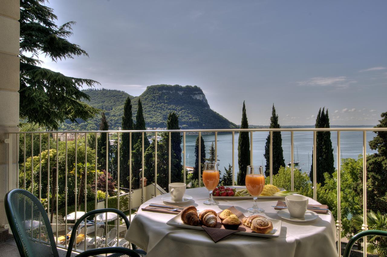 Double or Twin Room with Balcony and Lake View