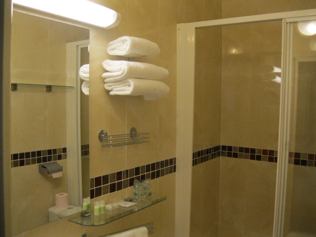 Single Room Shower