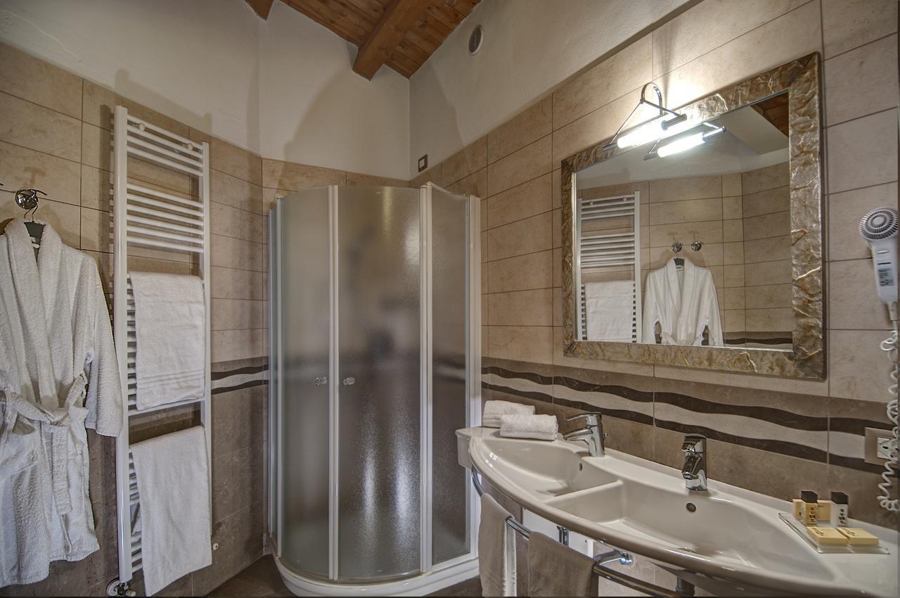 Deluxe Double or Twin Room Partial Lake View