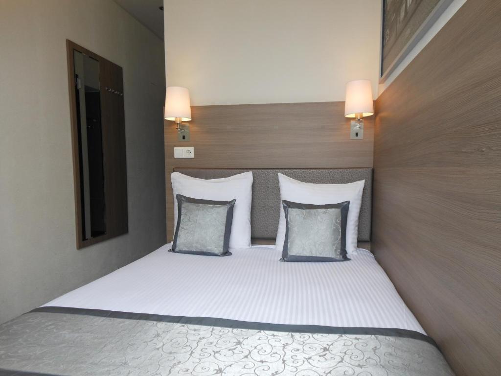 Small Double or Twin Room