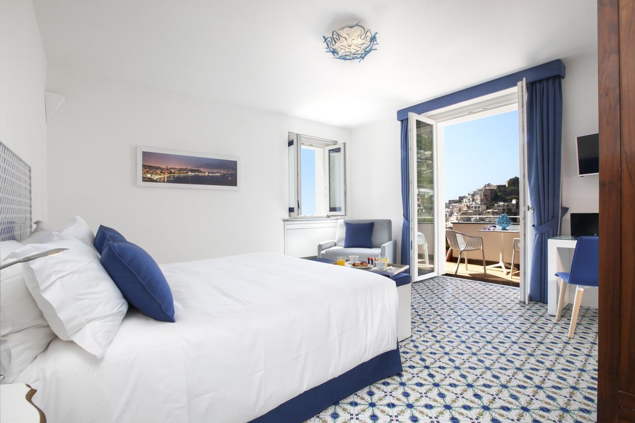 Large Double Room with Terrace,664270371:JPEG