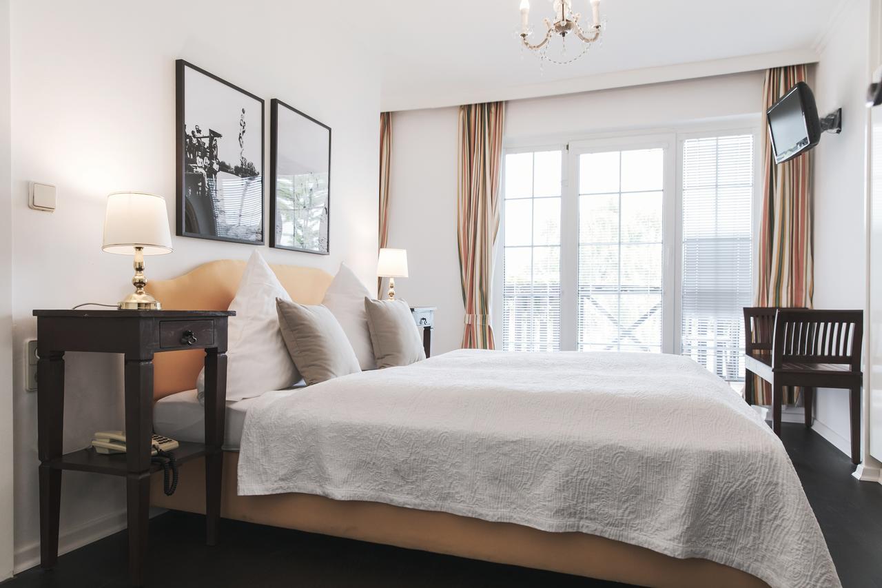 Single Room Balcony Lake View