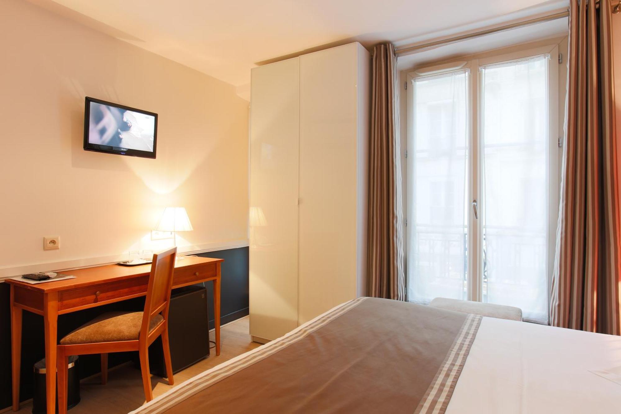 Double or Twin Room Arabesque Street View