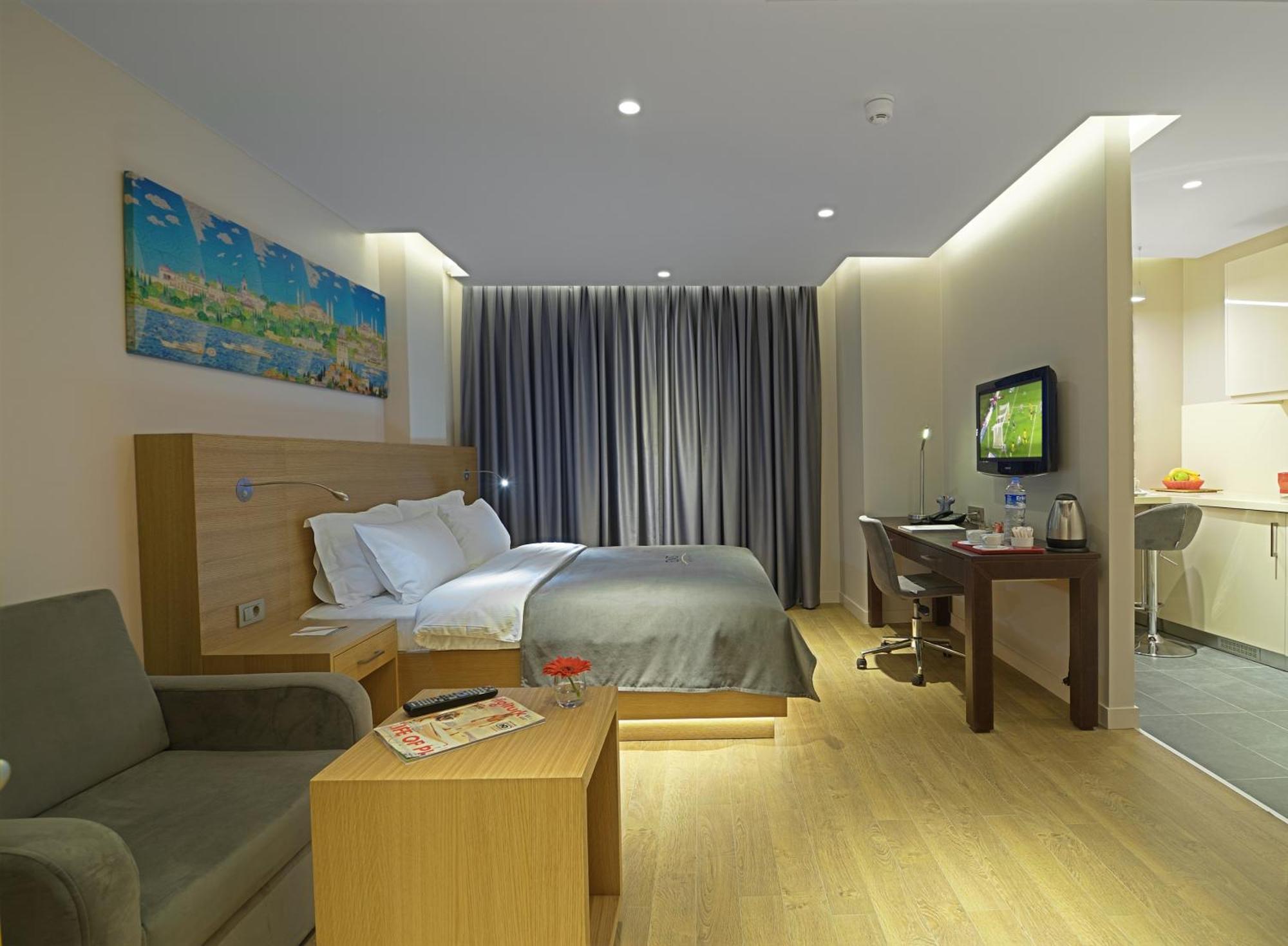 Deluxe Suite Kitchen