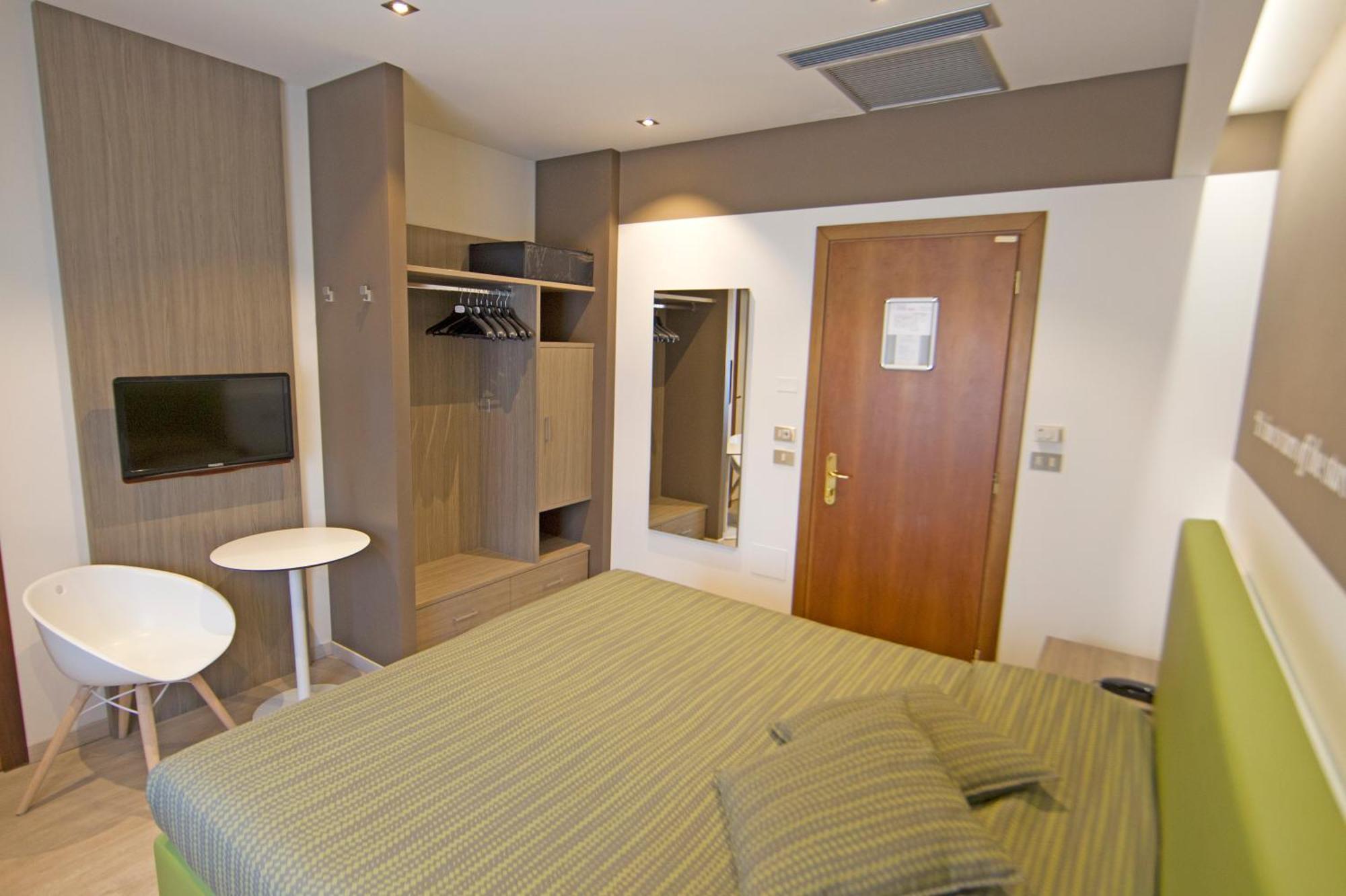 Standard Double or Twin Room Garden View