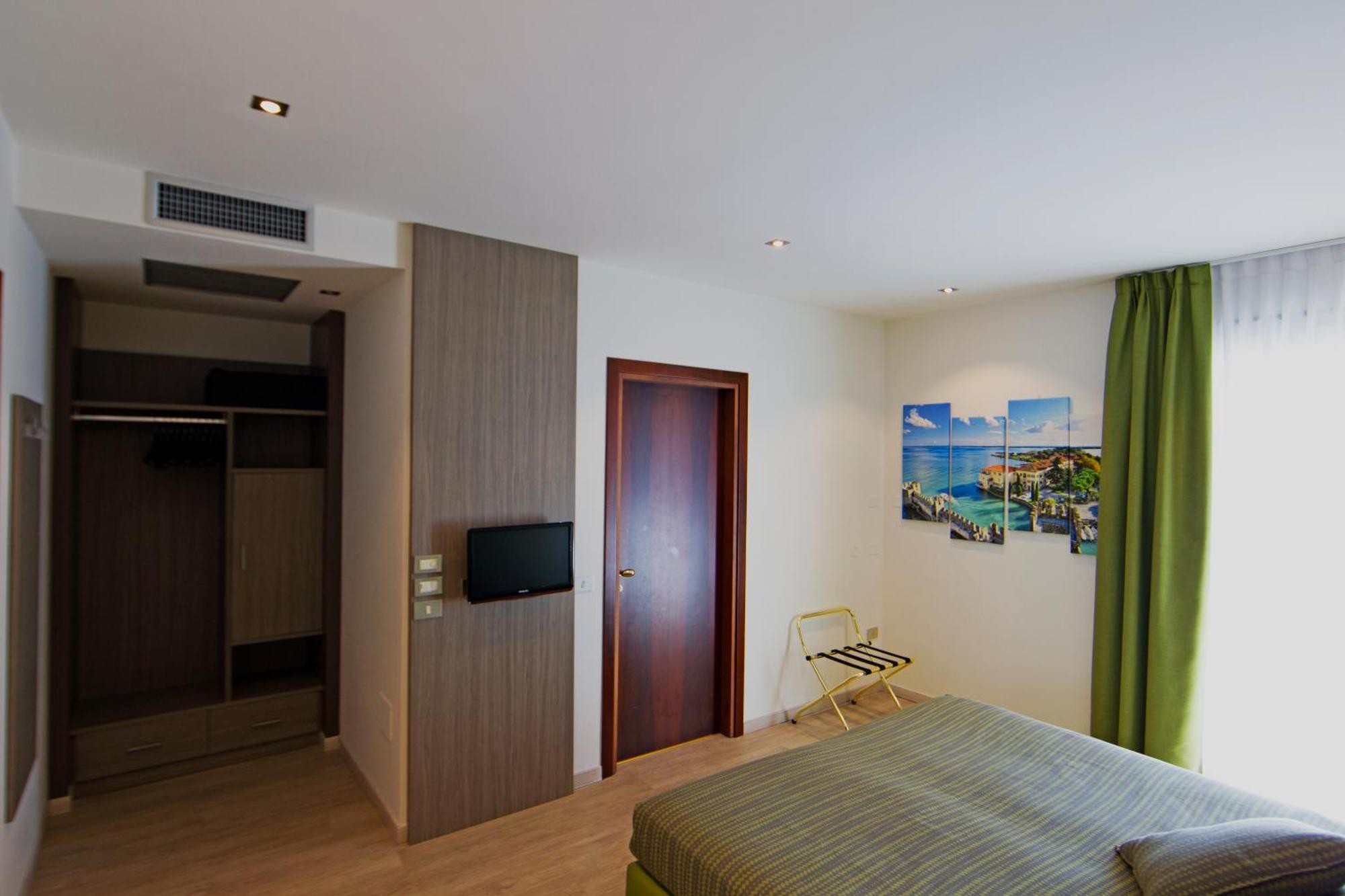 Basic Double or Twin Room Balcony