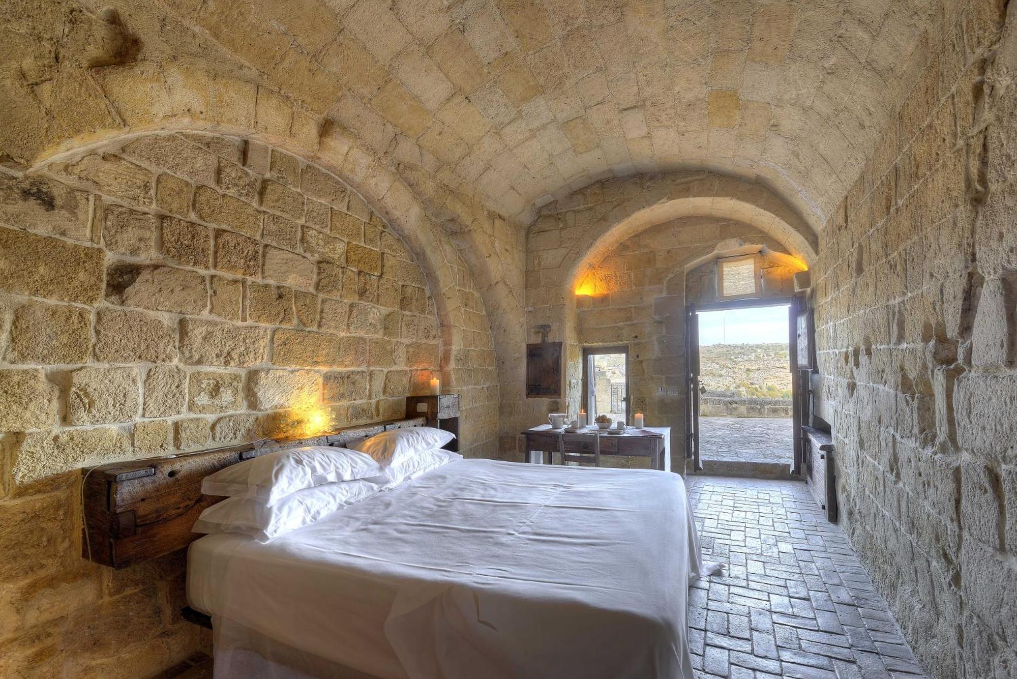 Superior Room Cave