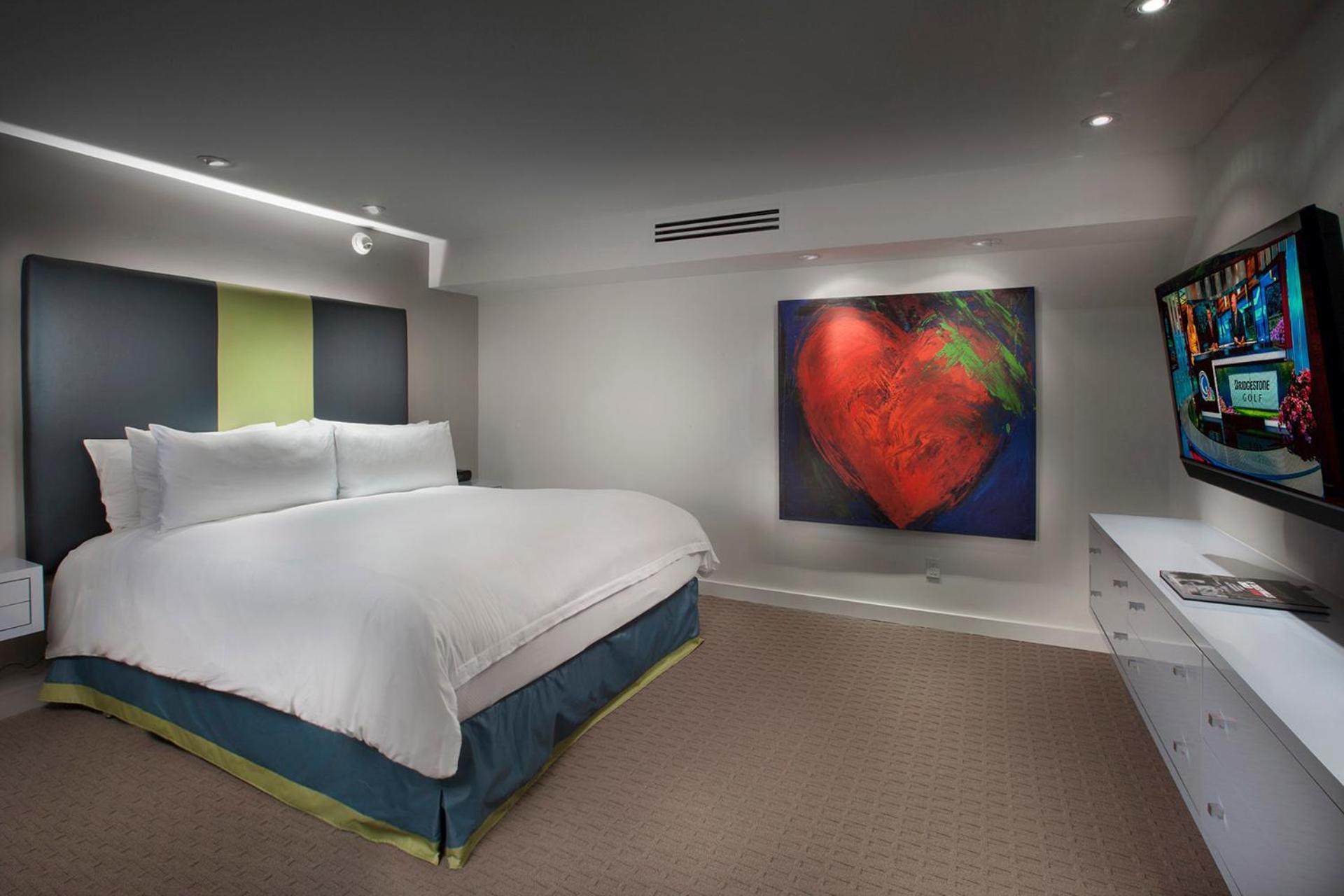 Deluxe One-Bedroom Suite