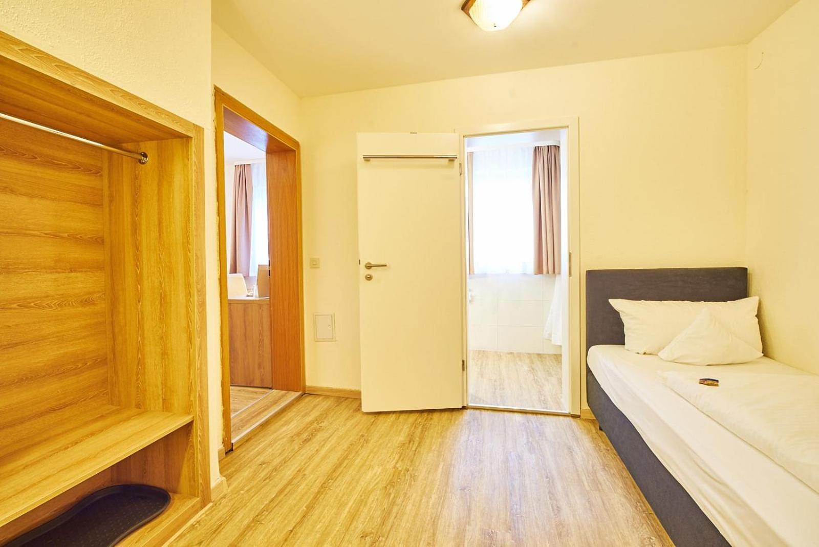 Single Room,173833320:JPEG